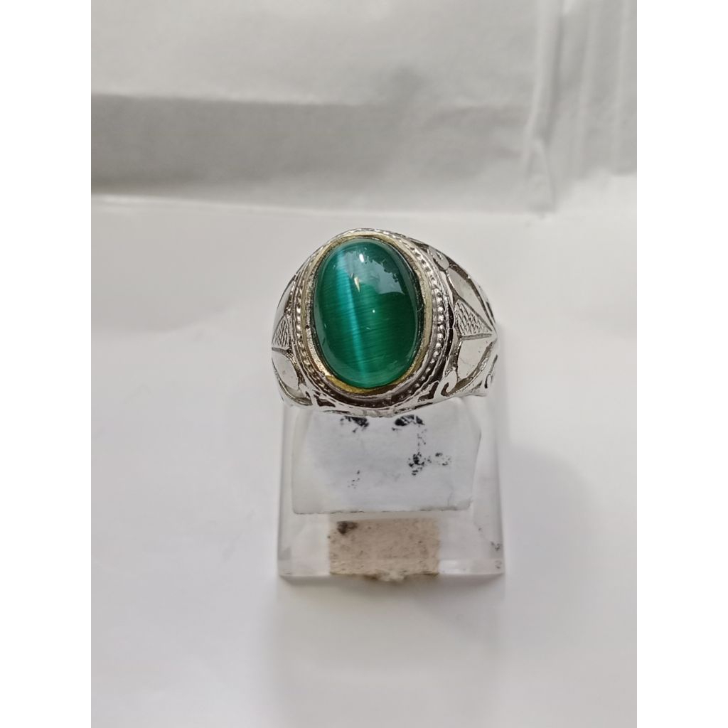 cincin batu cat eye