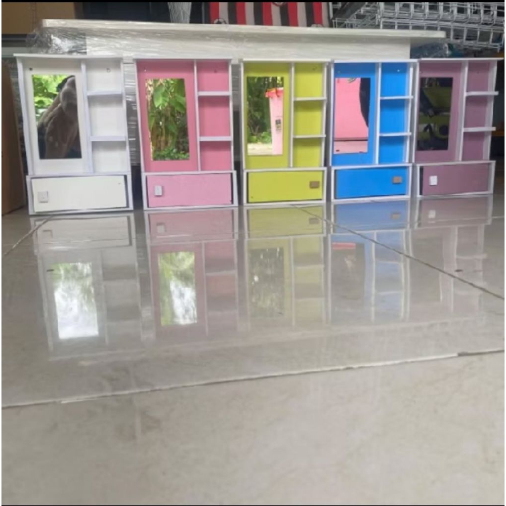 CERMIN RIAS MINIMALIS/RAK KOSMETIK GANTUNG/RAK RIAS GANTUNG