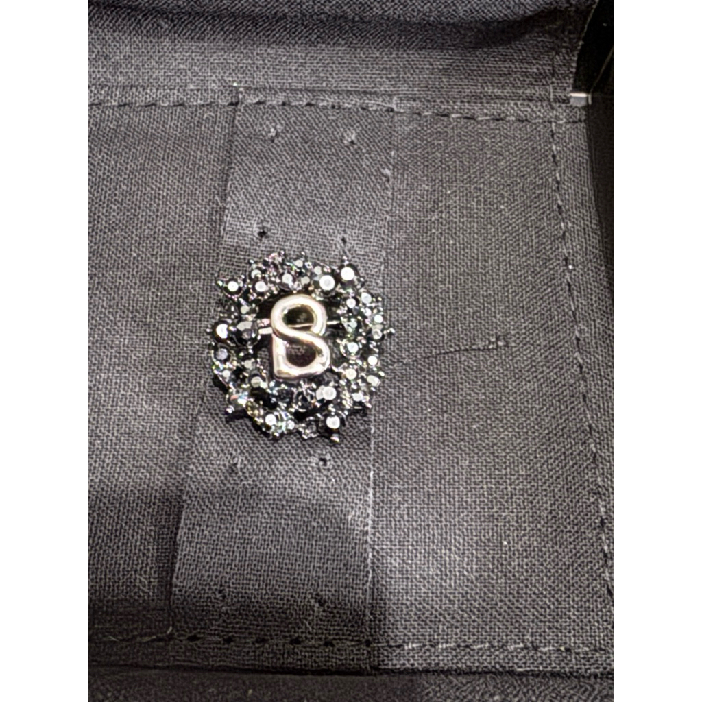 SALE Round Pin Brooch - Buttonscarves 2.0 - Hematite (Hitam)