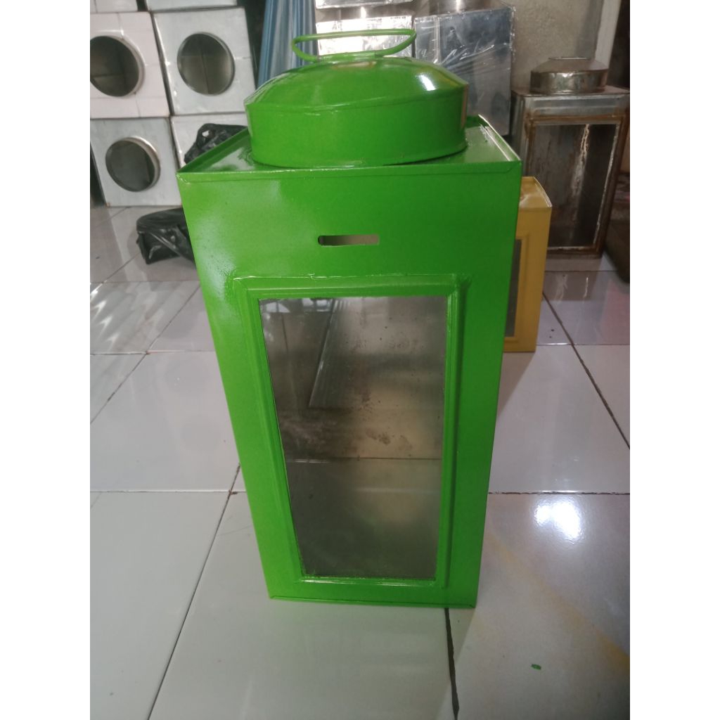 celengan kaleng kerupuk/ kotak amal