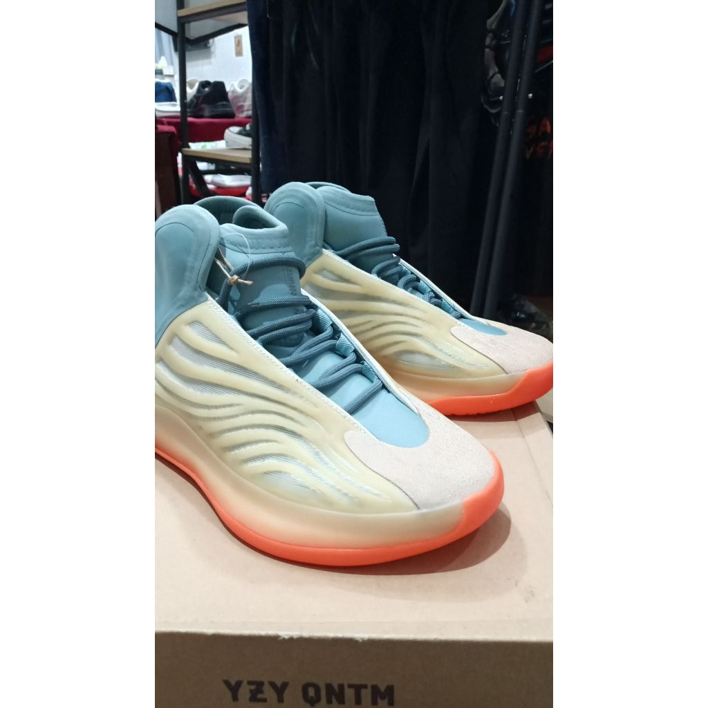 SEPATU ADIDAS YEEZY QUANTUM RES CORAL ORIGINAL (BNIB) HP6595