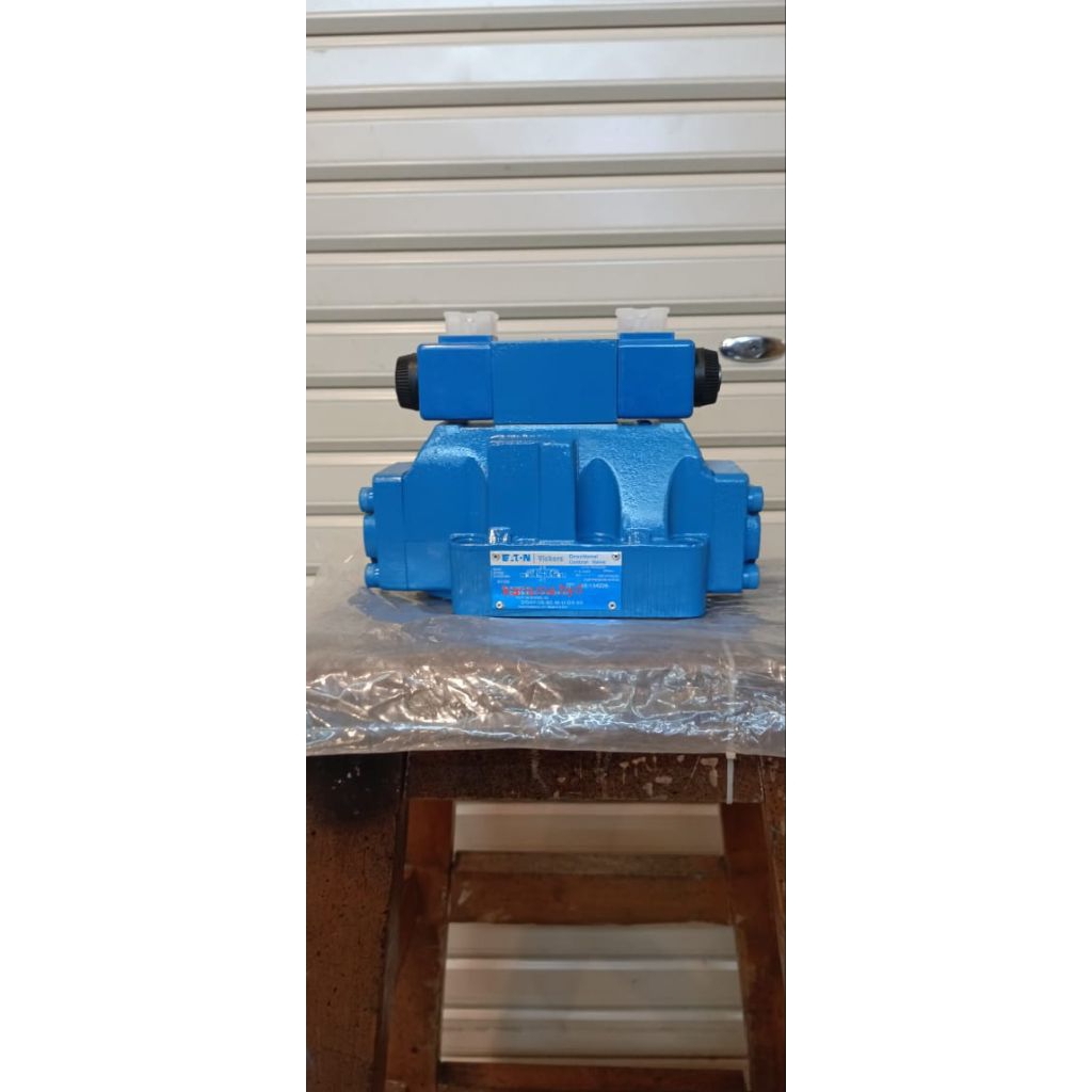 SOLENOID VALVE EATON VICKERS DG5V-H8-6C-M-U-A6-20