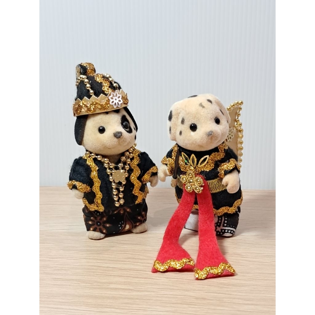 Sylvanian Families - Dalmatian Mom and Dad Kostum Gatot Kaca Hand Gripped