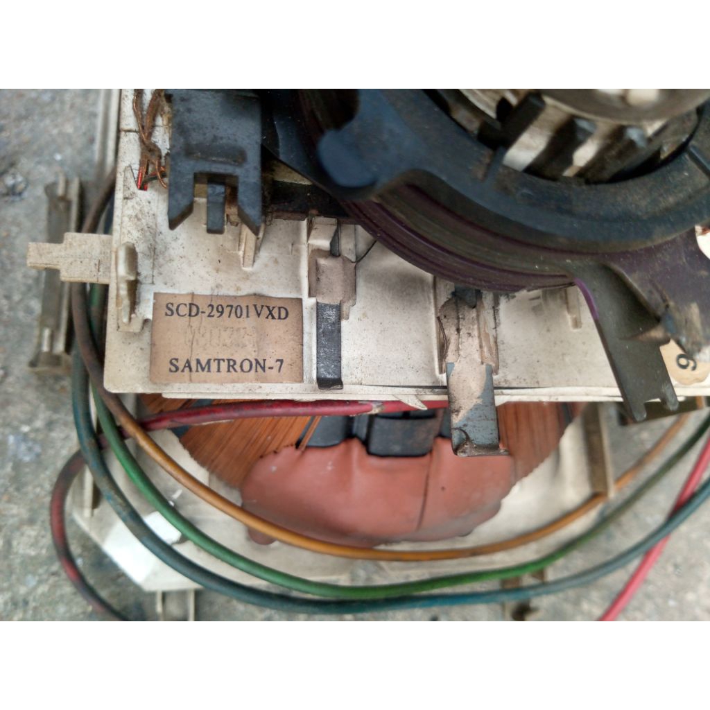 yoke, konde TV tabung slim 29inc merk Samsung, normal.