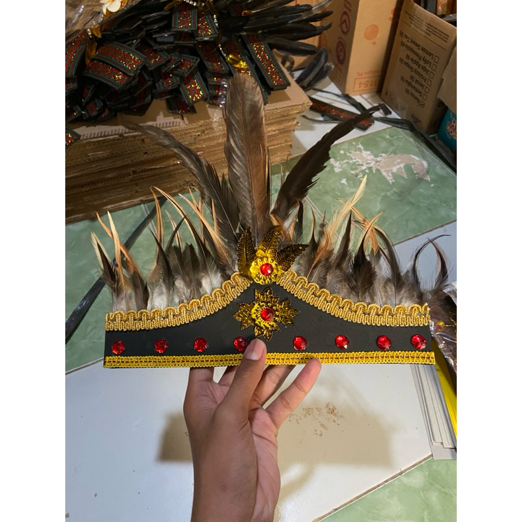 mahkota dayak kalimantan