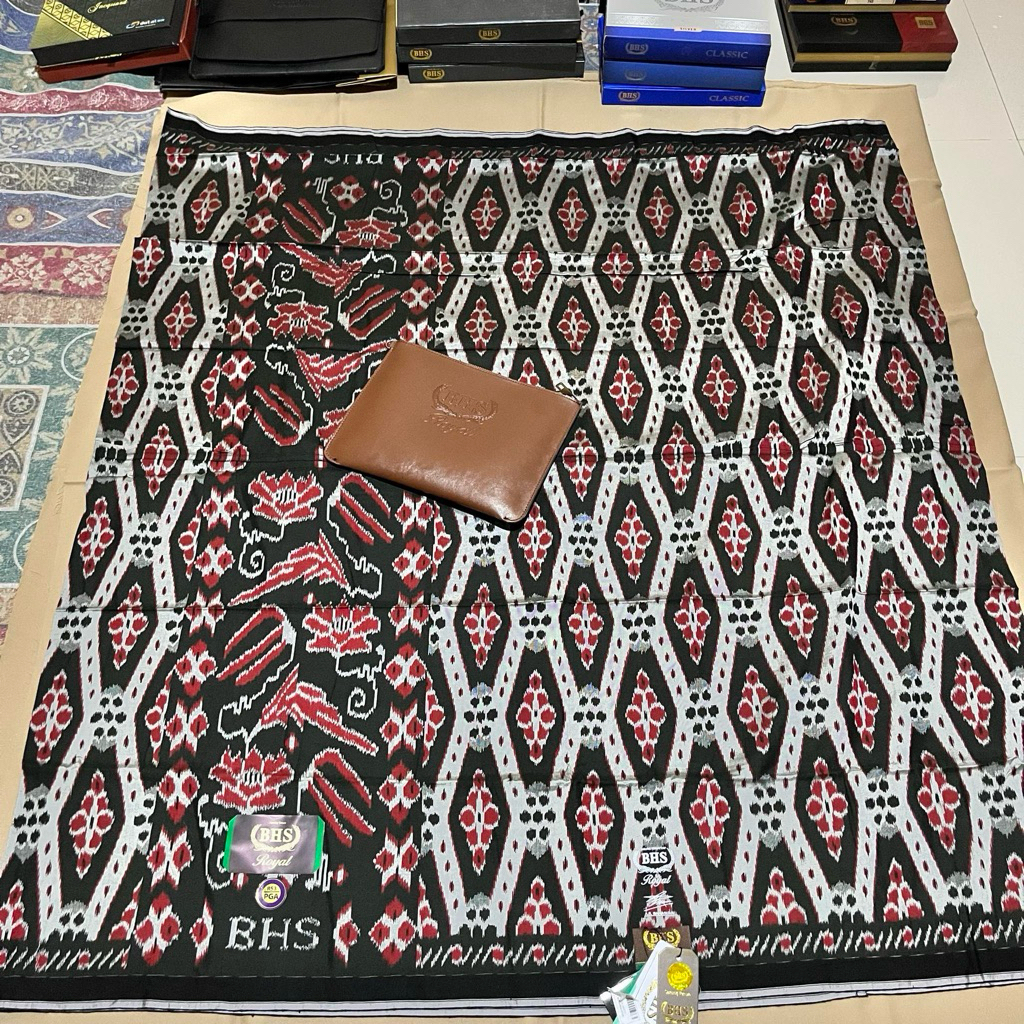 Sarung BHS Royal Gold Motif PGA Goyor