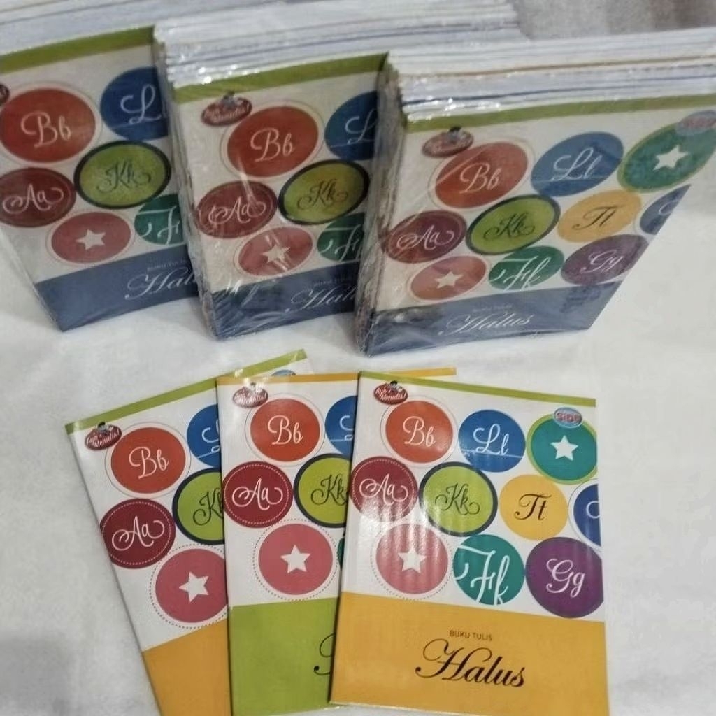 

Buku Tulis Halus/Garis Tiga Sidu 38 lembar (per pcs)