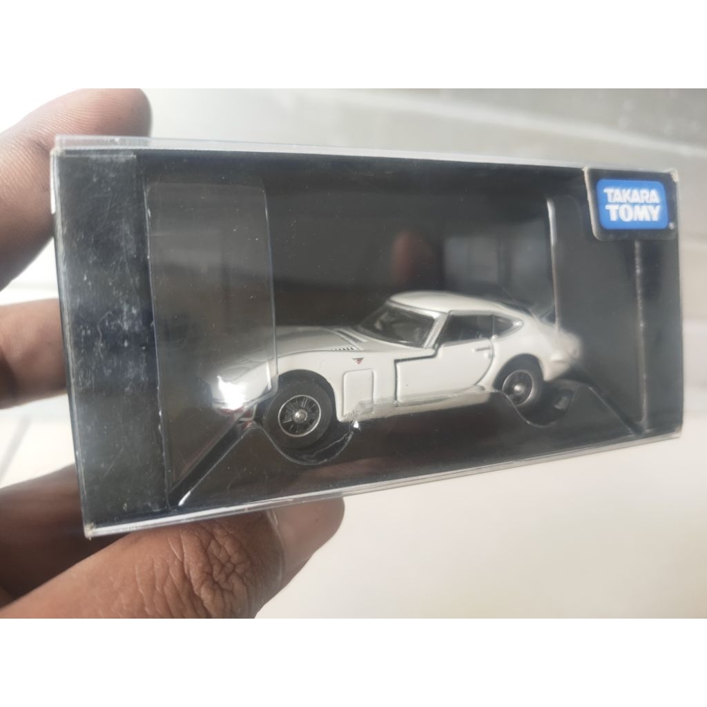 Tomica limited Toyota 2000GT