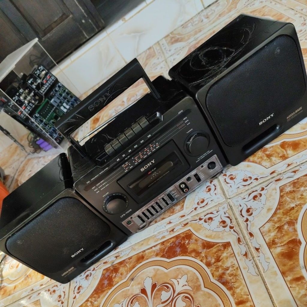 Aneka Radio Antik Kompo Sony, Samsung, AKARI, Grand BAZZOKE Polytron Antik Jadul, Ada yang dimodif d