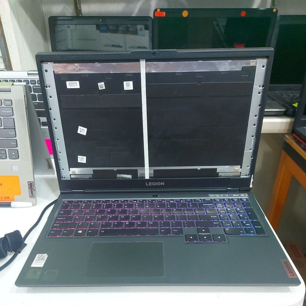 Laptop Lenovo Legion 5 15IMH05H core i7-10750H vga 1660 Ti  jual kondisi seperti ini nyala lampu key
