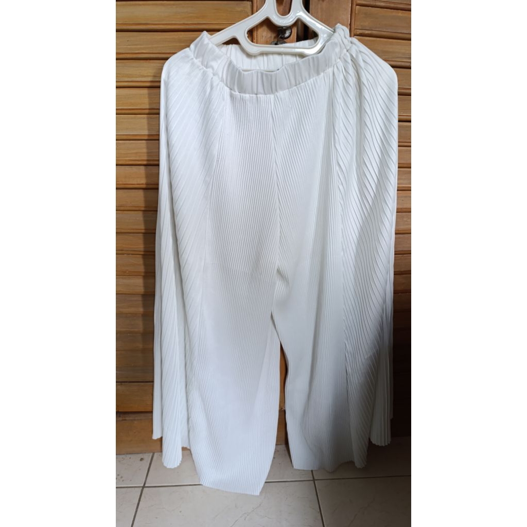 preloved kulot plisket simplicity