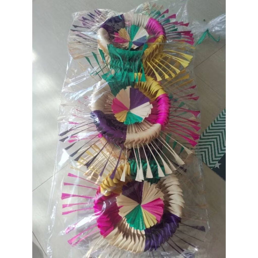 canang gebogan untuk maturan