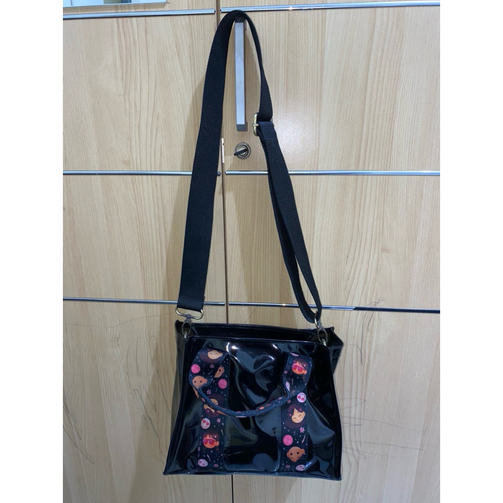 (PRELOVED) Tas Sovlo x Emoji