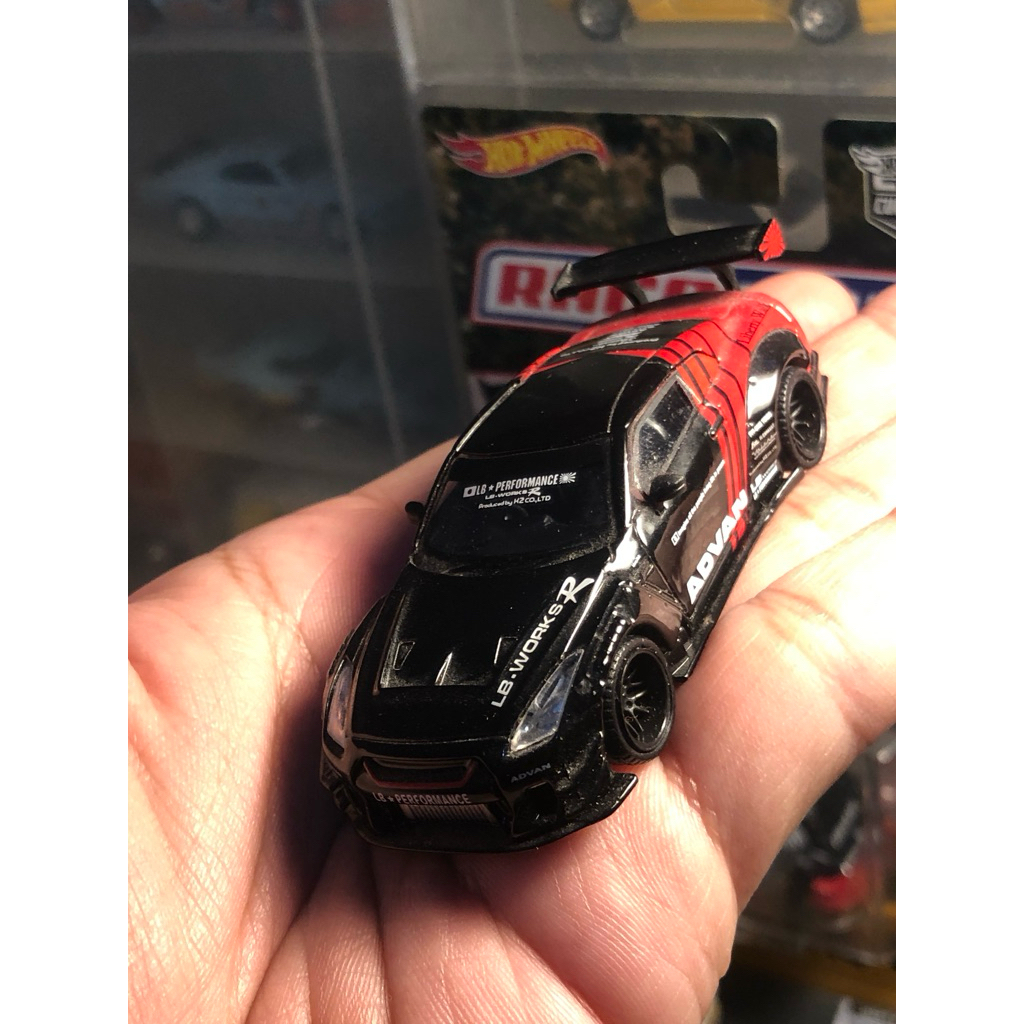 Mini GT 74 Nissan GTR R35 ADVAN UNSEALED