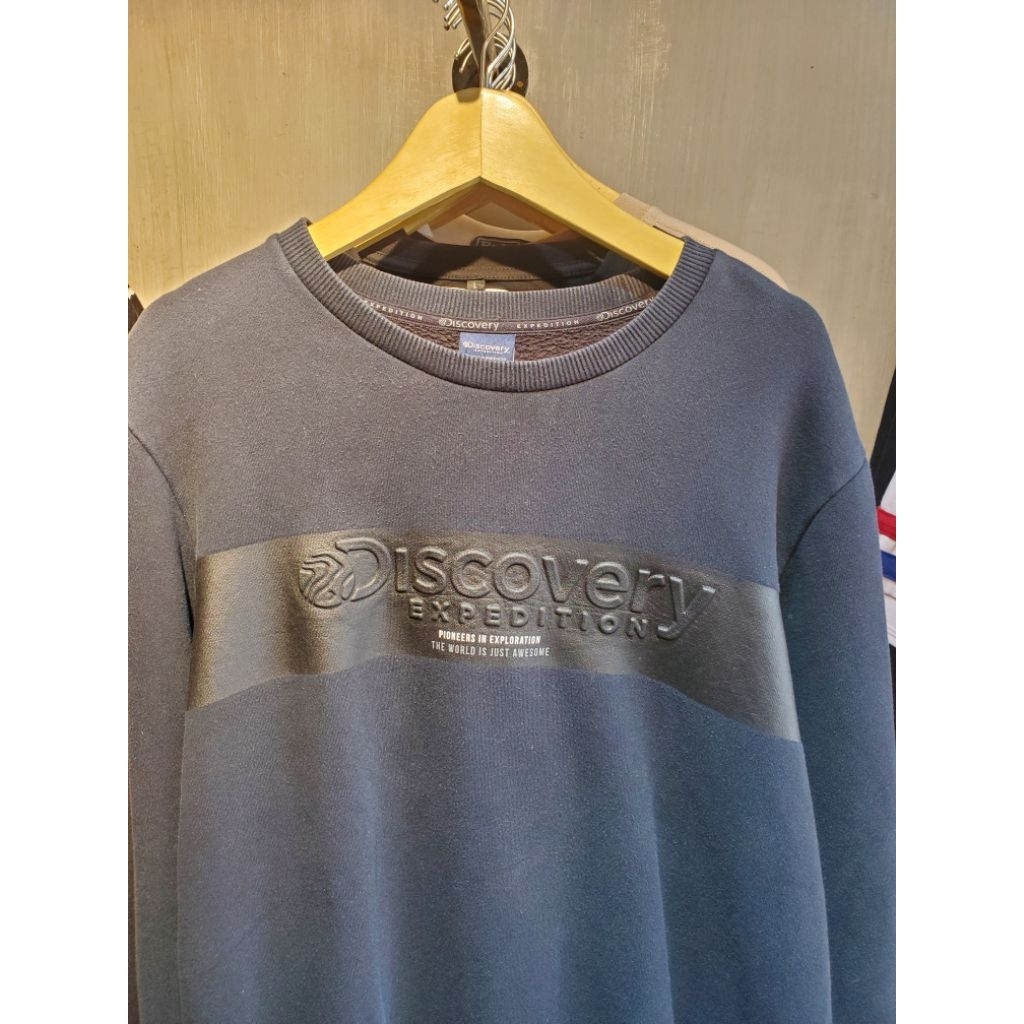 discovery crewneck