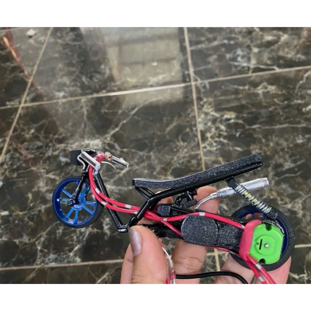 miniatur motor drag honda scoopy donat bonus sticker