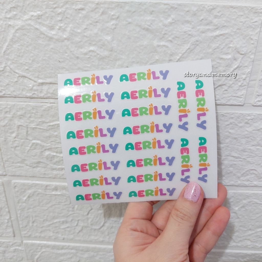 

Sam - sticker nama custom waterproof anti air cutting sticker UV dtf sticker piring sticker botol sticker lunch box