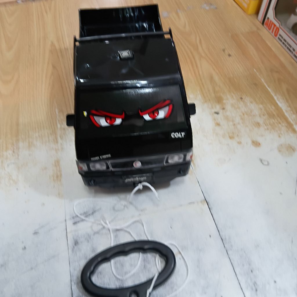 mobil L300 tololet tarik