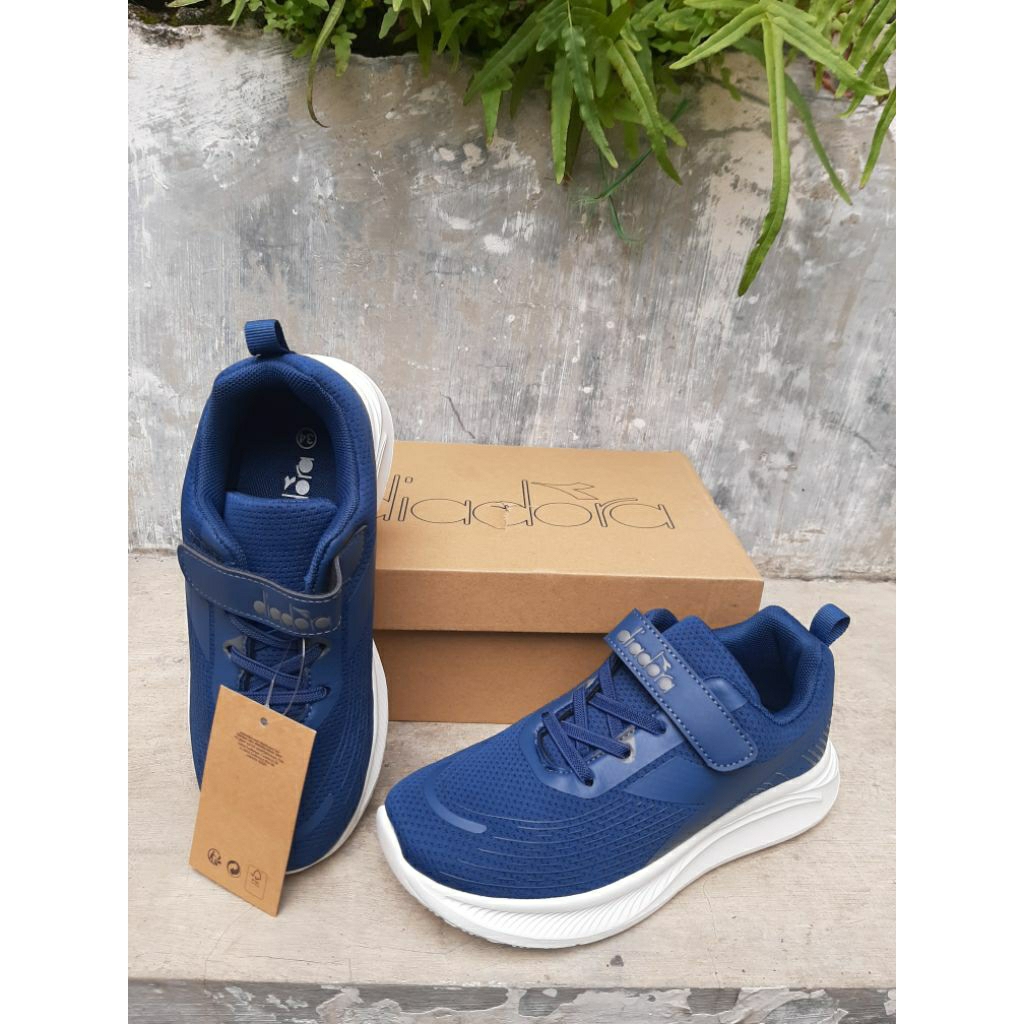 sepatu anak/sepatu anak laki/sepatu anak perempuan/sepatu diadora
