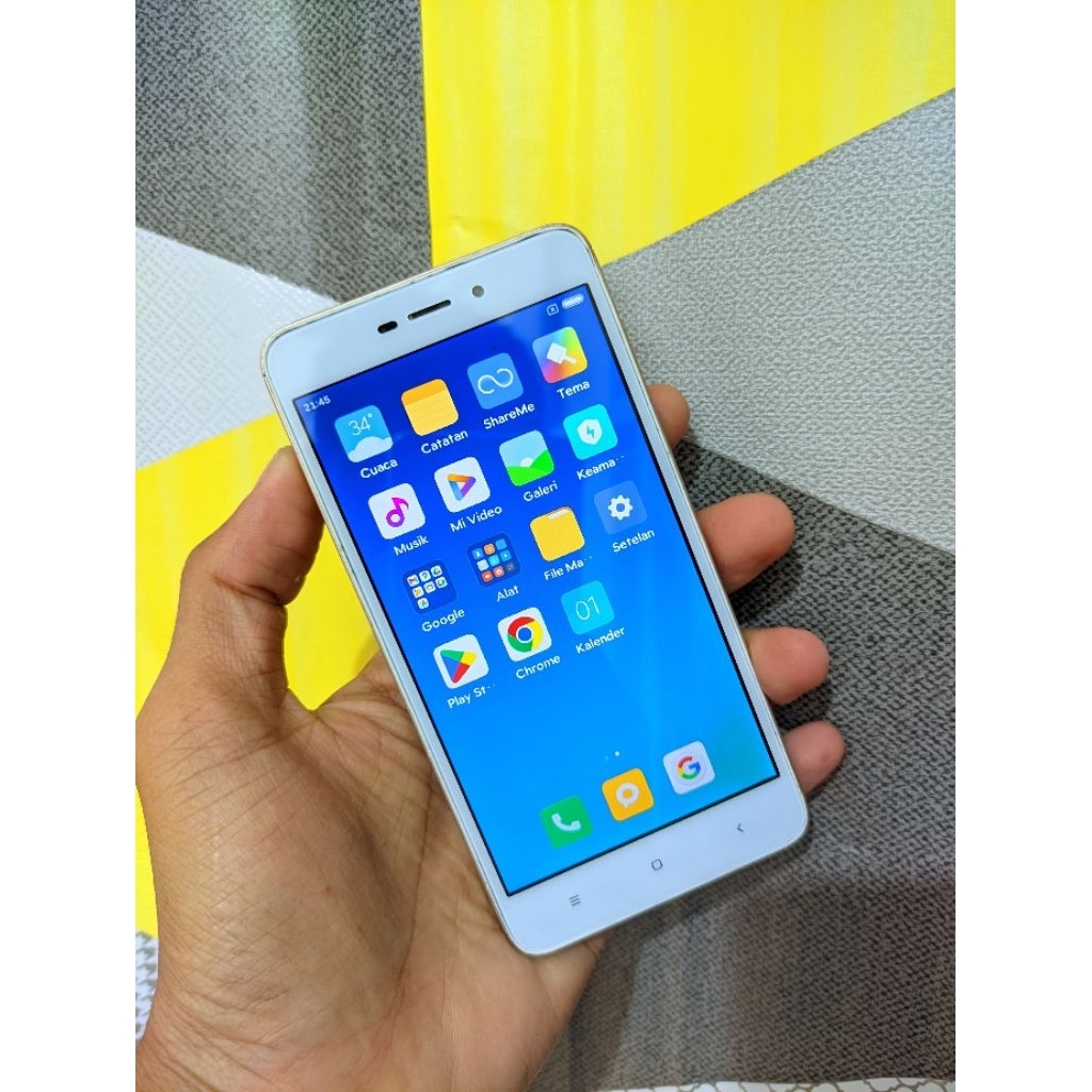 REDMI 4A RAM 2GB/16GB SECOND RESMI BERGARANSI DAN BEBAS RETUR