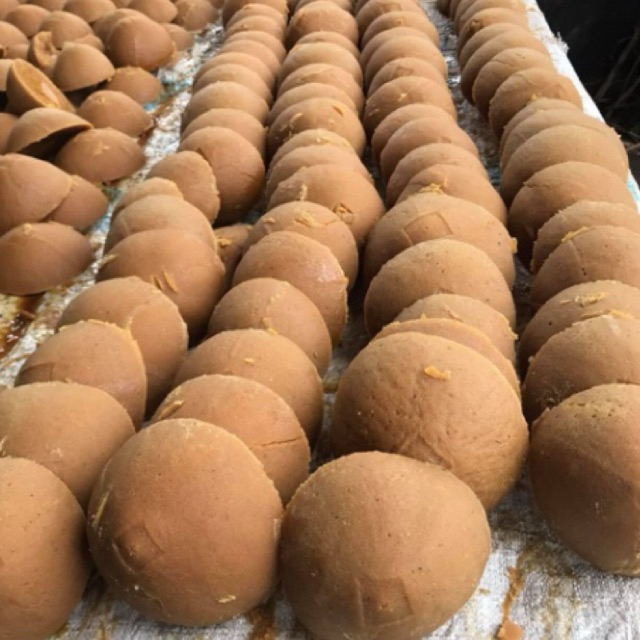 

GULA JAWA/GULA MERAH TEBU 100% dari nira tebu Kualitas Terbaik