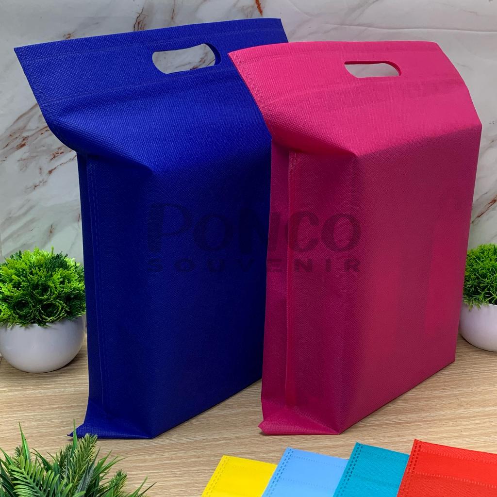 

(1Kodi) Tas Spunbund Lubang Oval / Goddie Bag 30 X 40 cm