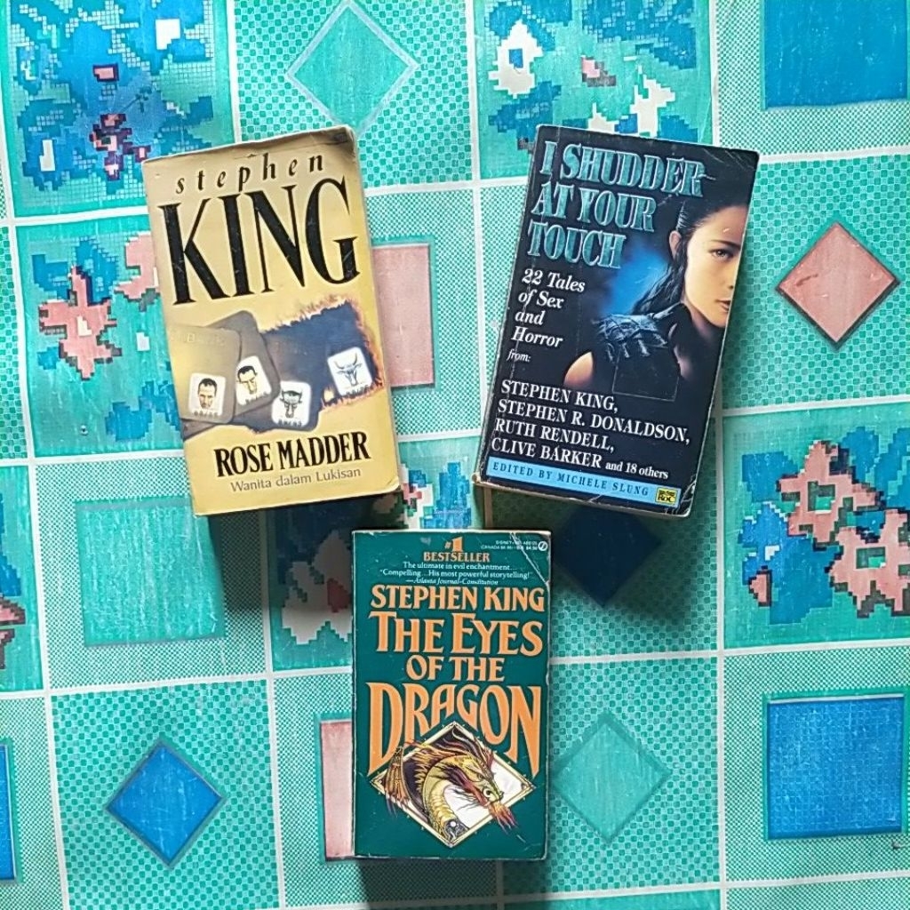Set 3 Eks Novel Karangan Stephen King; I SHUDDER AT YOUR TOUCH 22 Tales of Sex and Horor, ROSE MADDE