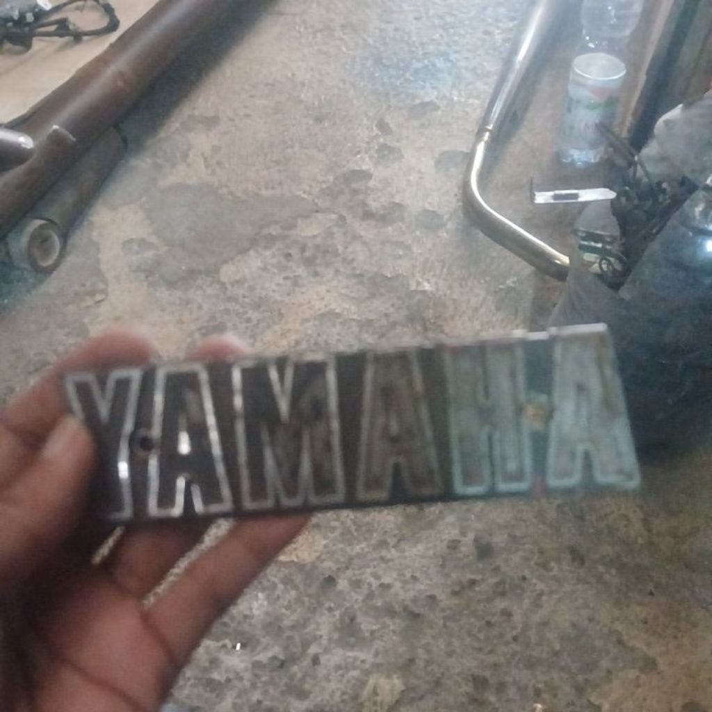 Emblem tangki Yamaha RX 100 ORIGINAL second.