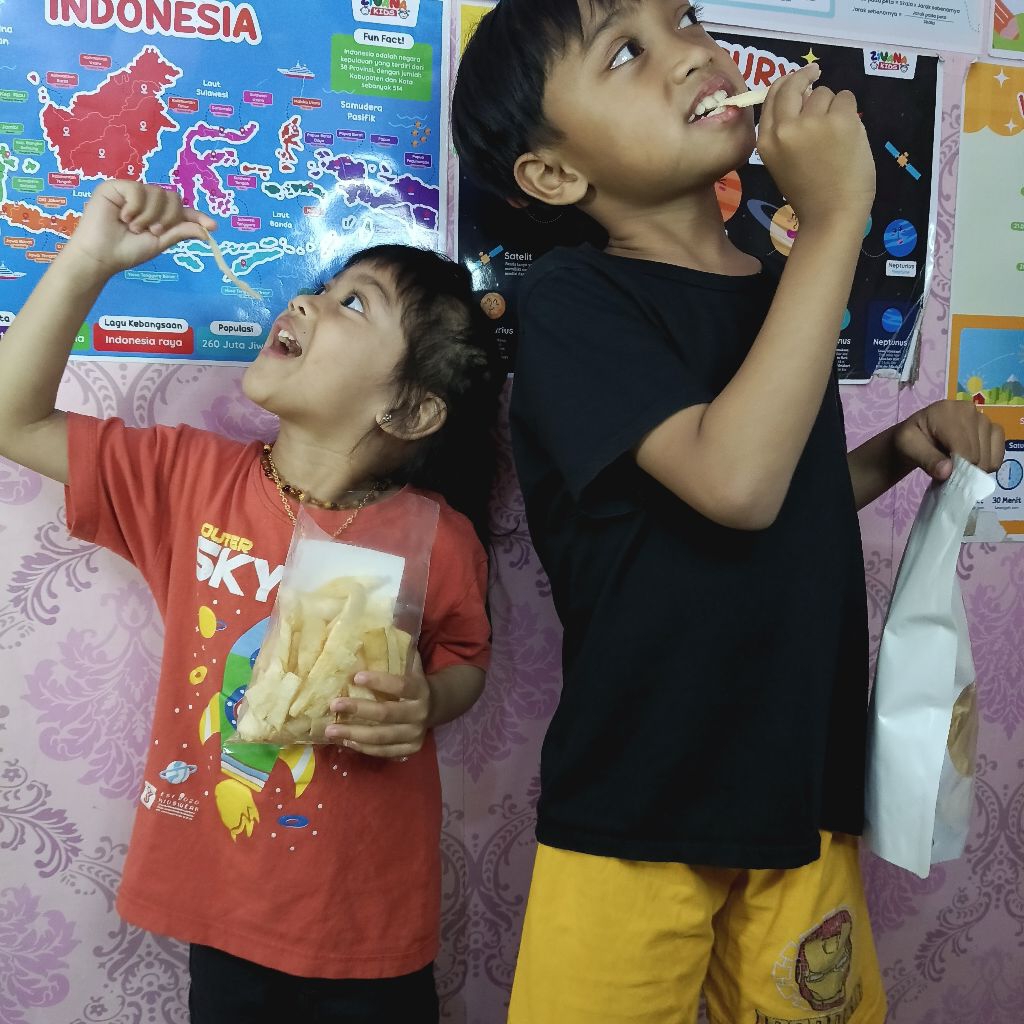 

Krecek singkong kripik talas kripik singkong oleh-oleh jogja gunung kidul Mbah Uti