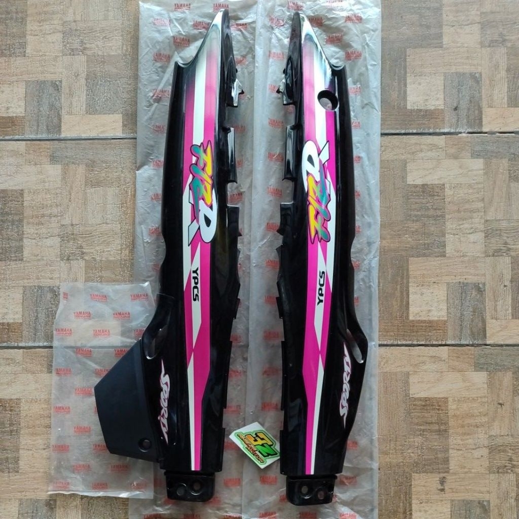 Cover side body bodi belakang set cover tutup aki assy striping F1zr Fizr full hitam YB 1997/1998 or