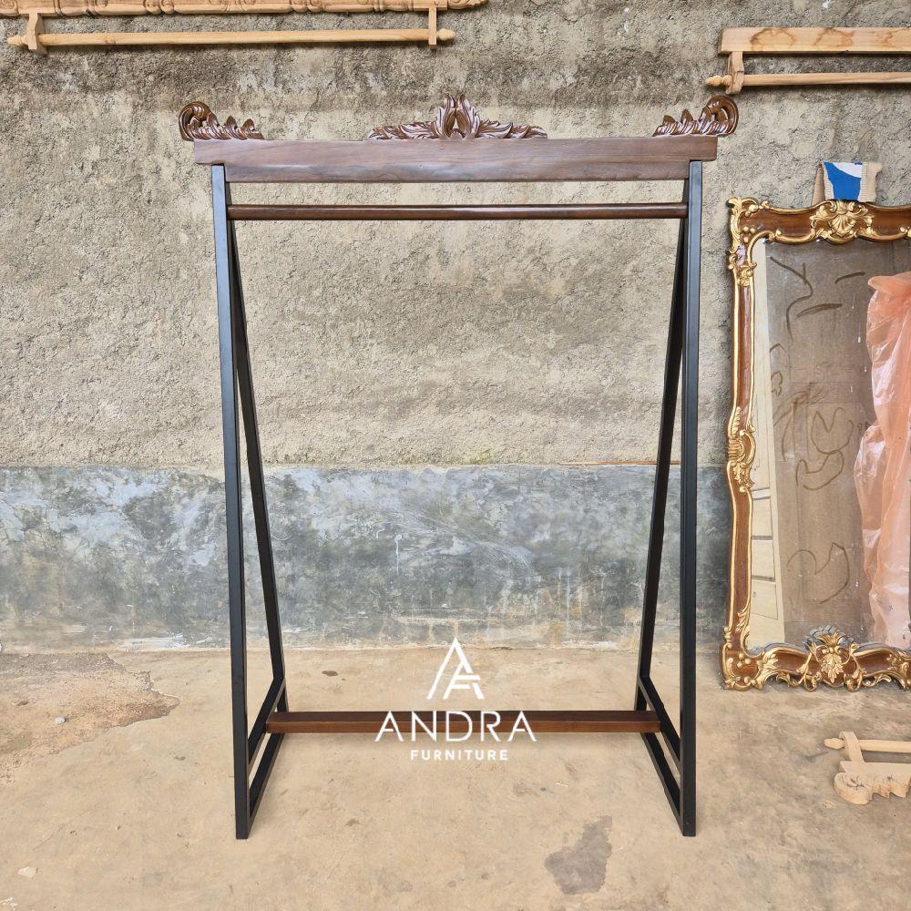 gawangan kain batik minimalis sedikit ukir full kayu jati atau bisa kombinasi kaki besi