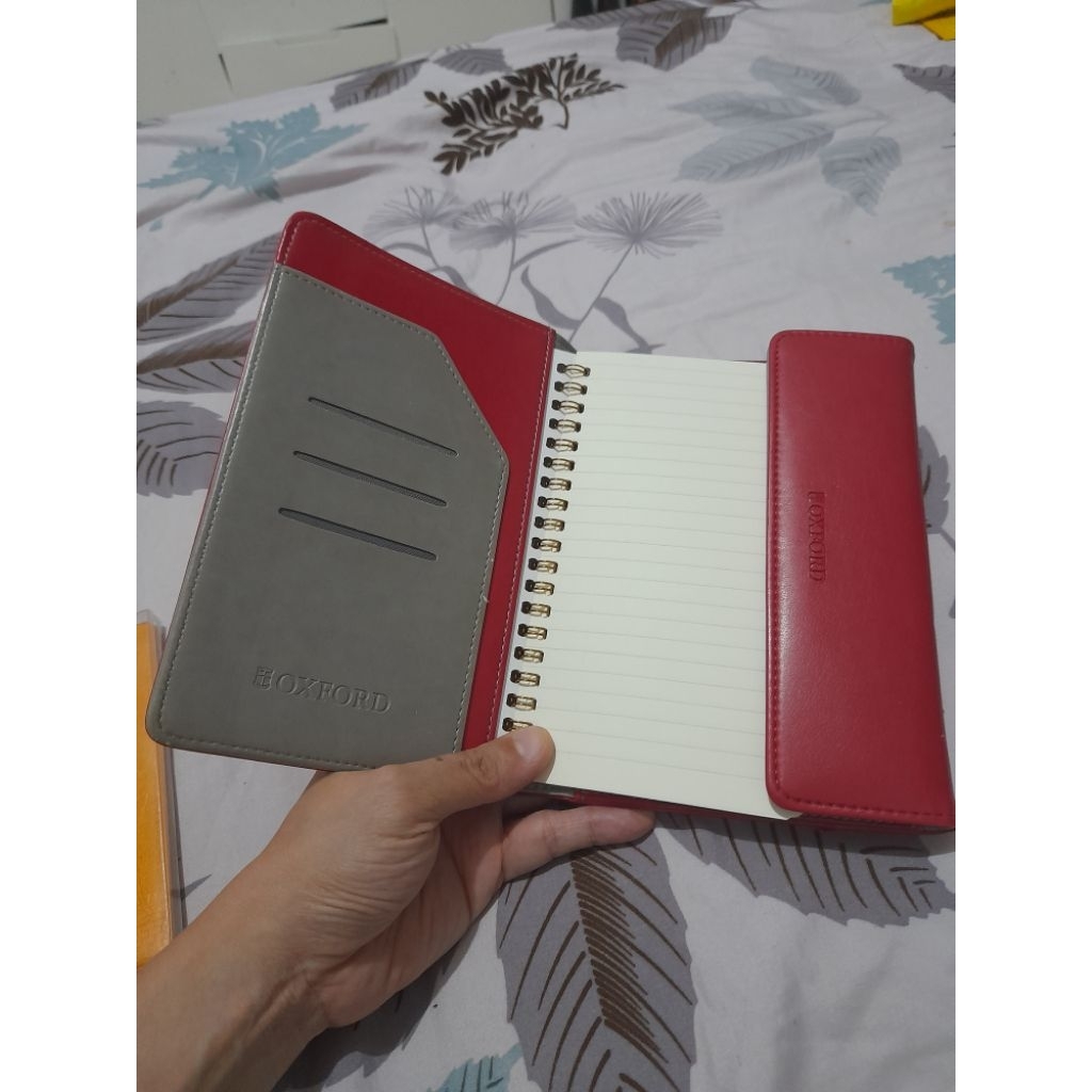 

Notebook merah