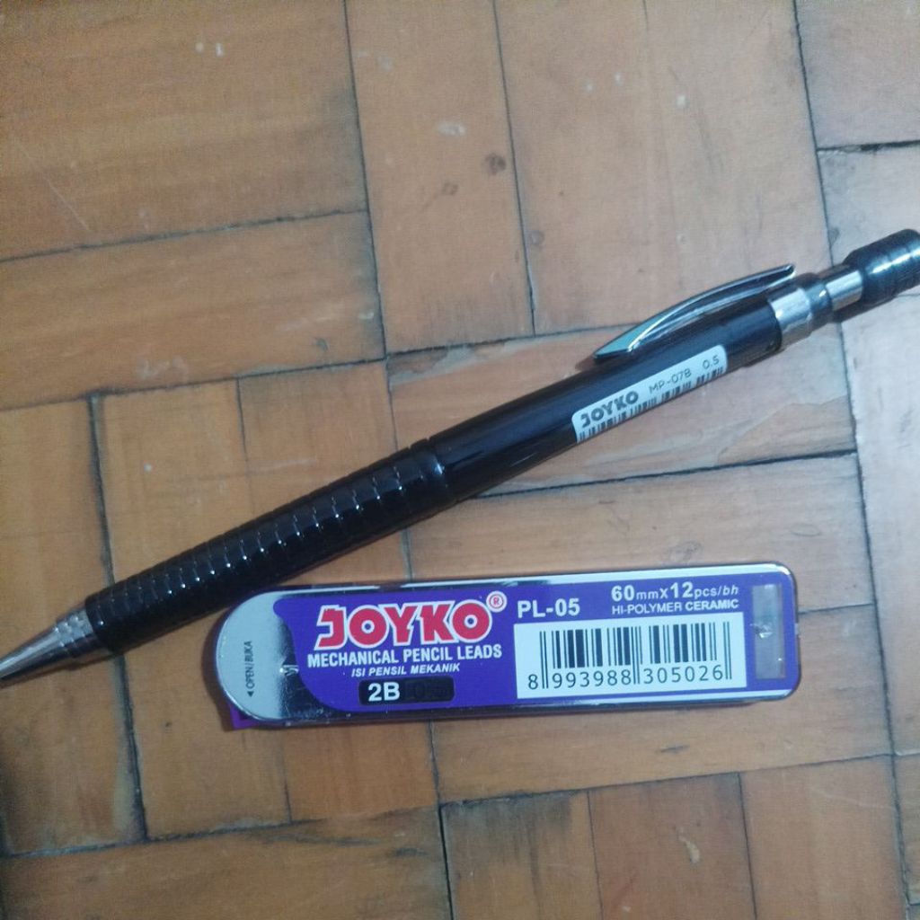 

pensil mekanik mp07 +isinya 0.5 merk joyko