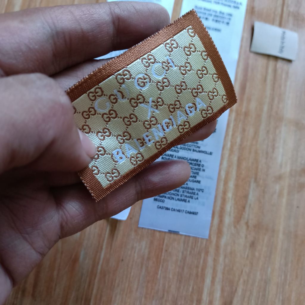 

tag label Gucci x Balenciaga