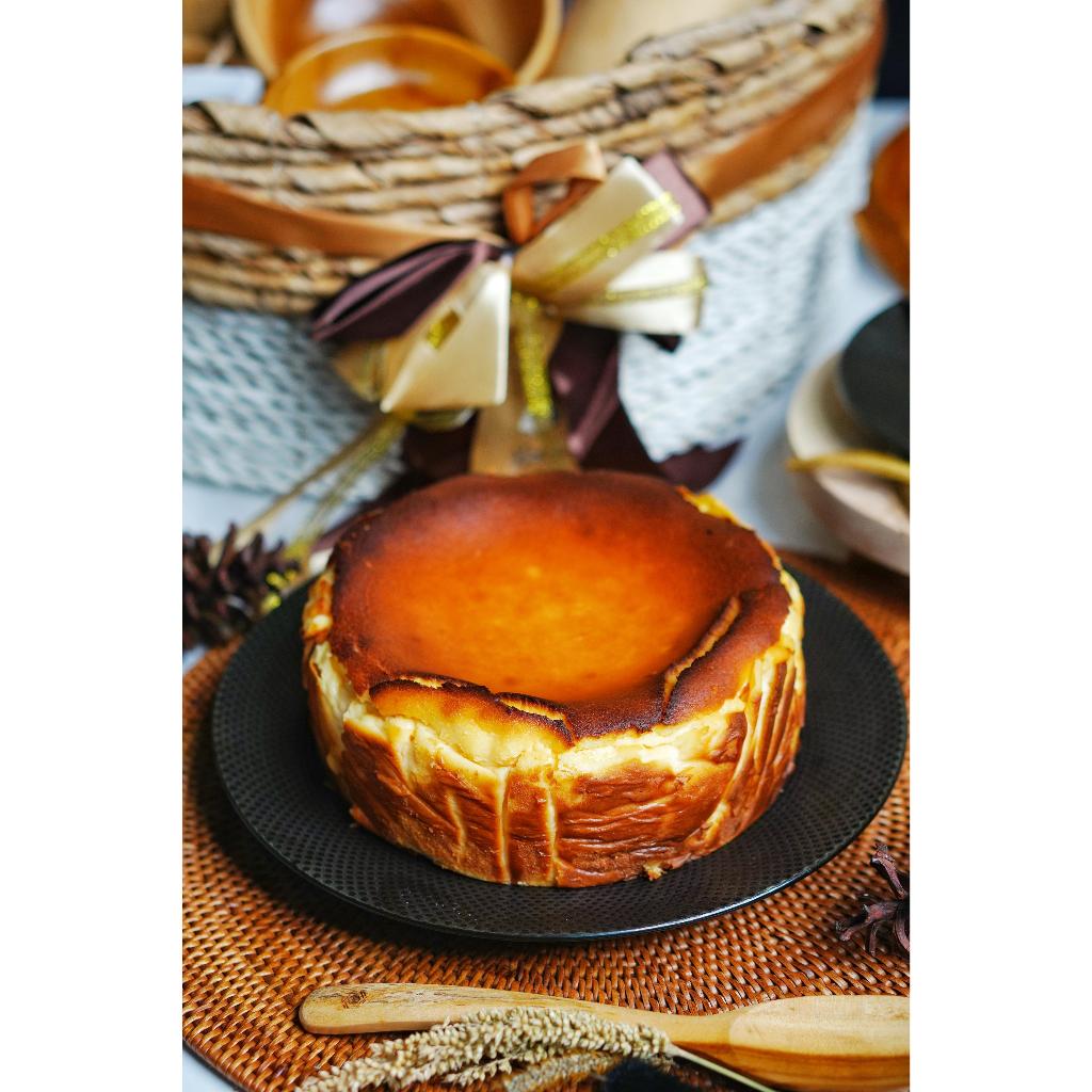 

Basque Burnt Cheesecake Premium Orilla Bakery