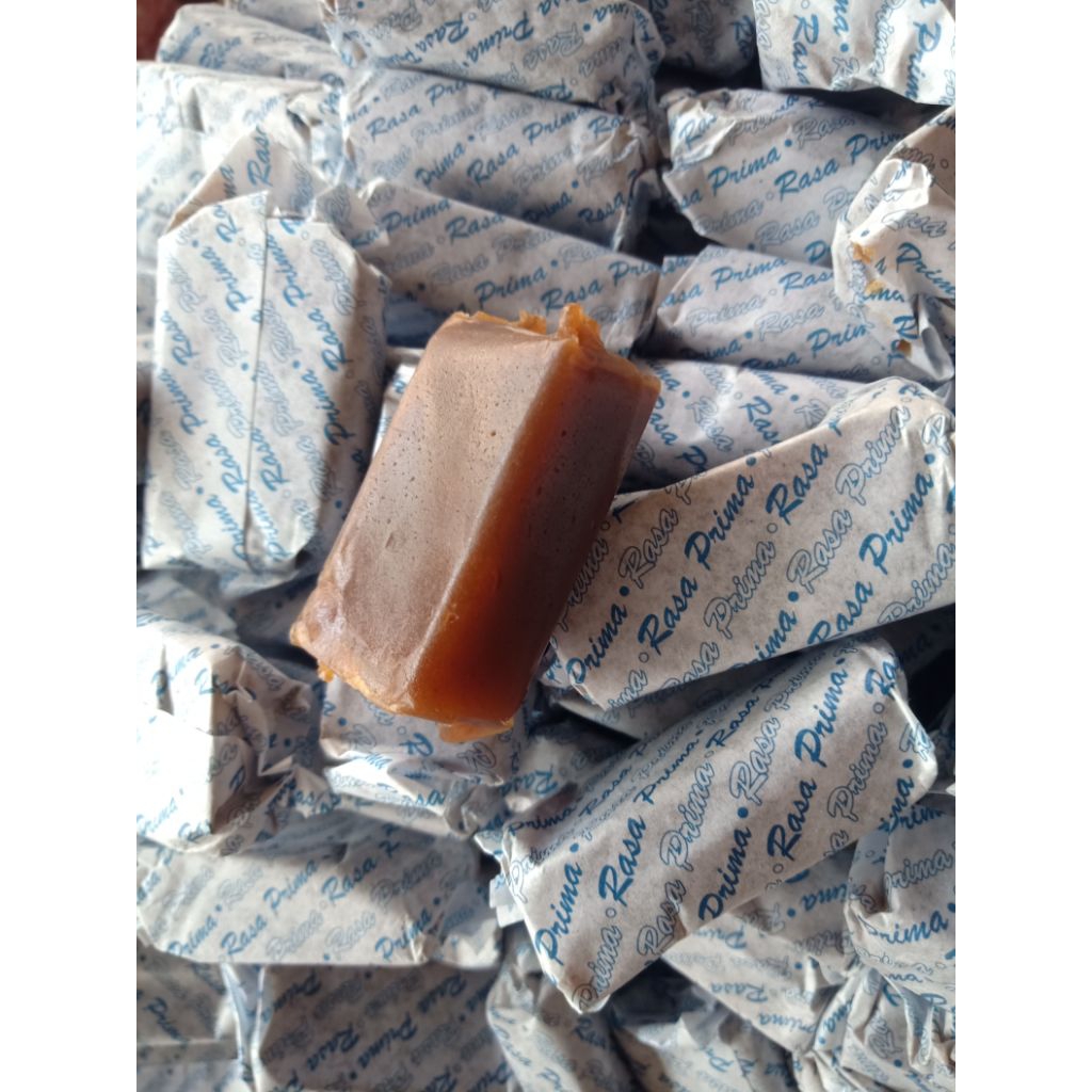 

Dodol Picnic Prima kekinian coklat susu 500g juaranya dodol khas Garut yg fresh