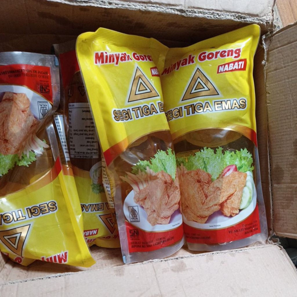 

minyak goreng segitiga emas 1000ml