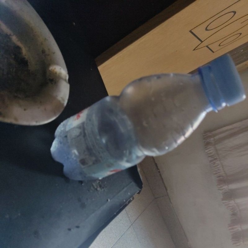

DIJUAL AQUA DINGIN BOTOL
