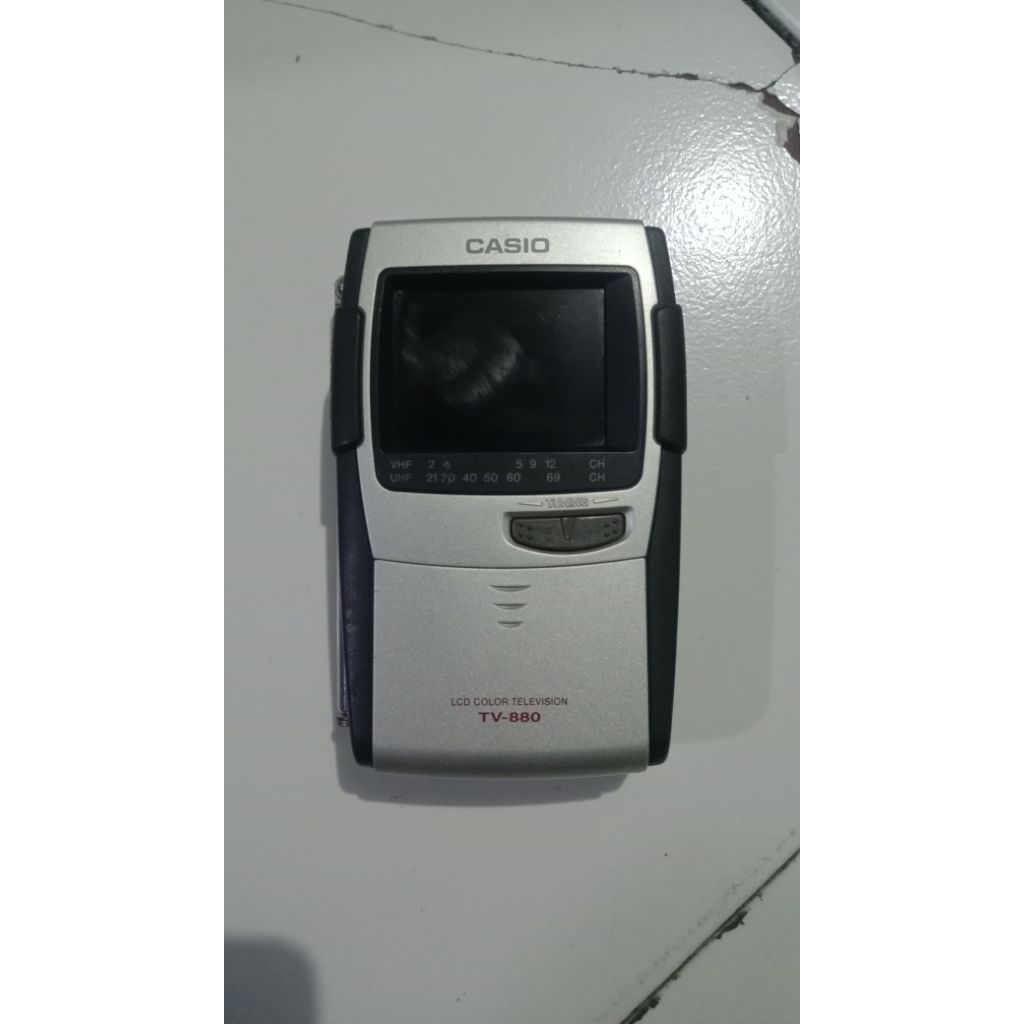 tv portable mini merk casio tv- 880c