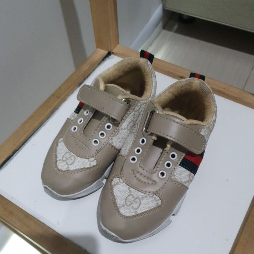 PRELOVED SEPATU ANAK MOTIF GUCCI UK.24
