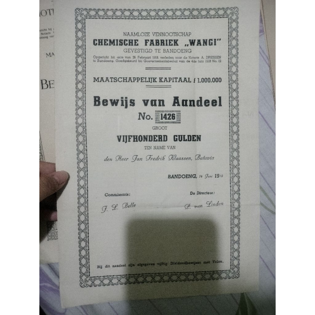 

Dokumen Saham Pemerintahan Hindia Belanda "Hotel De Vergulde Kroon" diterbitkan di Tjimahi 18 September 1917