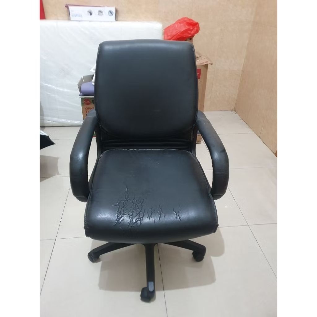 Kursi Kantor Bekas Pakai / Kursi Manager / Kursi Kerja Hidrolik Seken Bekas Pakai Kondisi Bagus