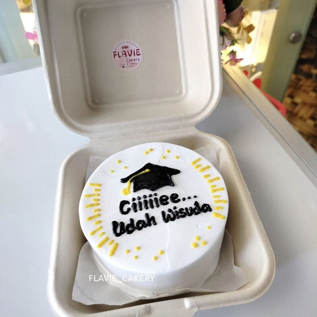

Bento cake tema wisuda