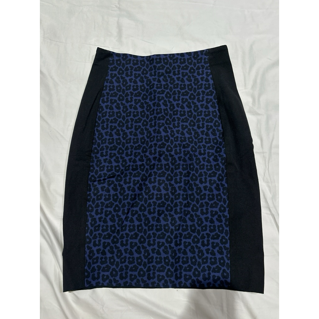preloved banana republic leopard animal pattern midi skirt formal black blue kantor office