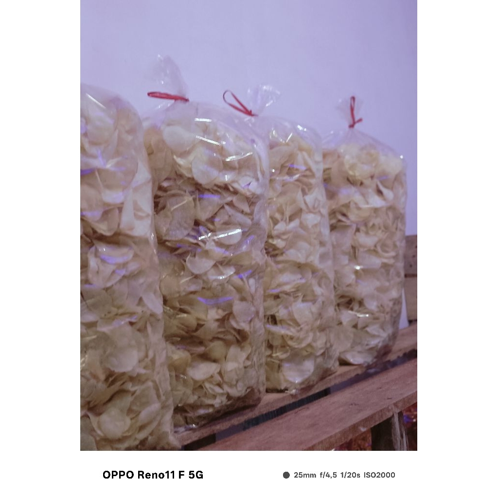 

Kripik singkong Bal Isi 4kg Kripik pedas daun jeruk Original Balado jagung manis jagung bakar manis keju