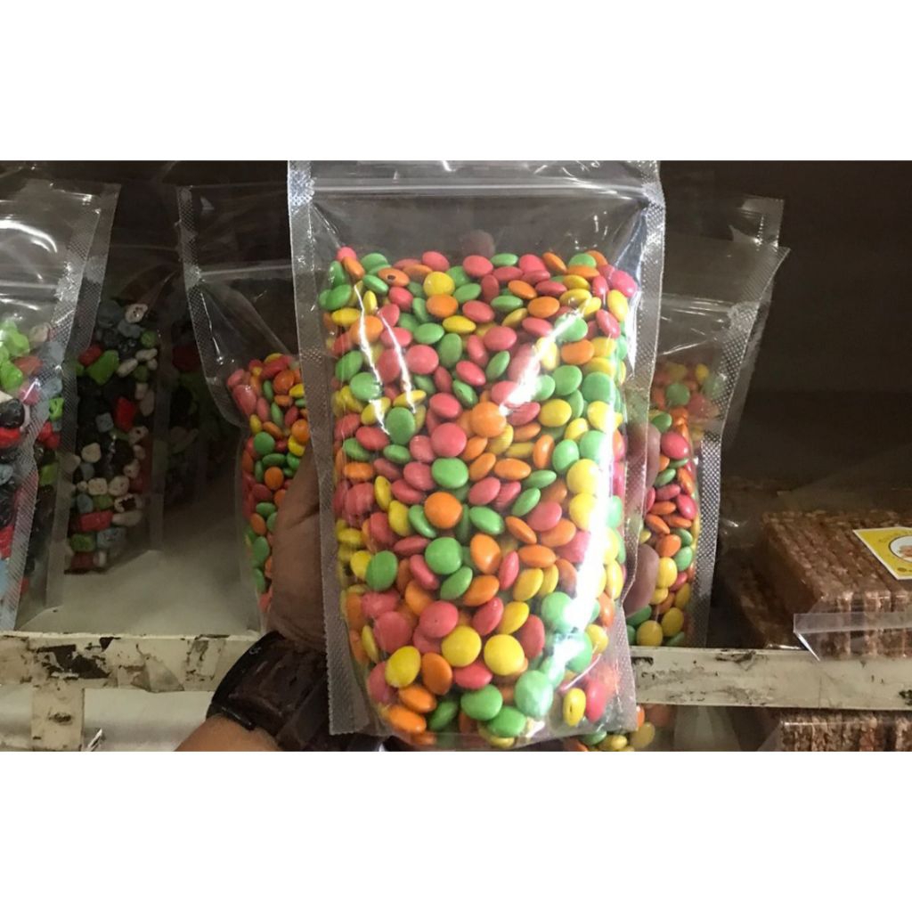 

COKELAT CHOCO METEOR 500GR BOLA BOLA PELANGI ISI BISKUIT ENAK MANIS LEZAT SNACK