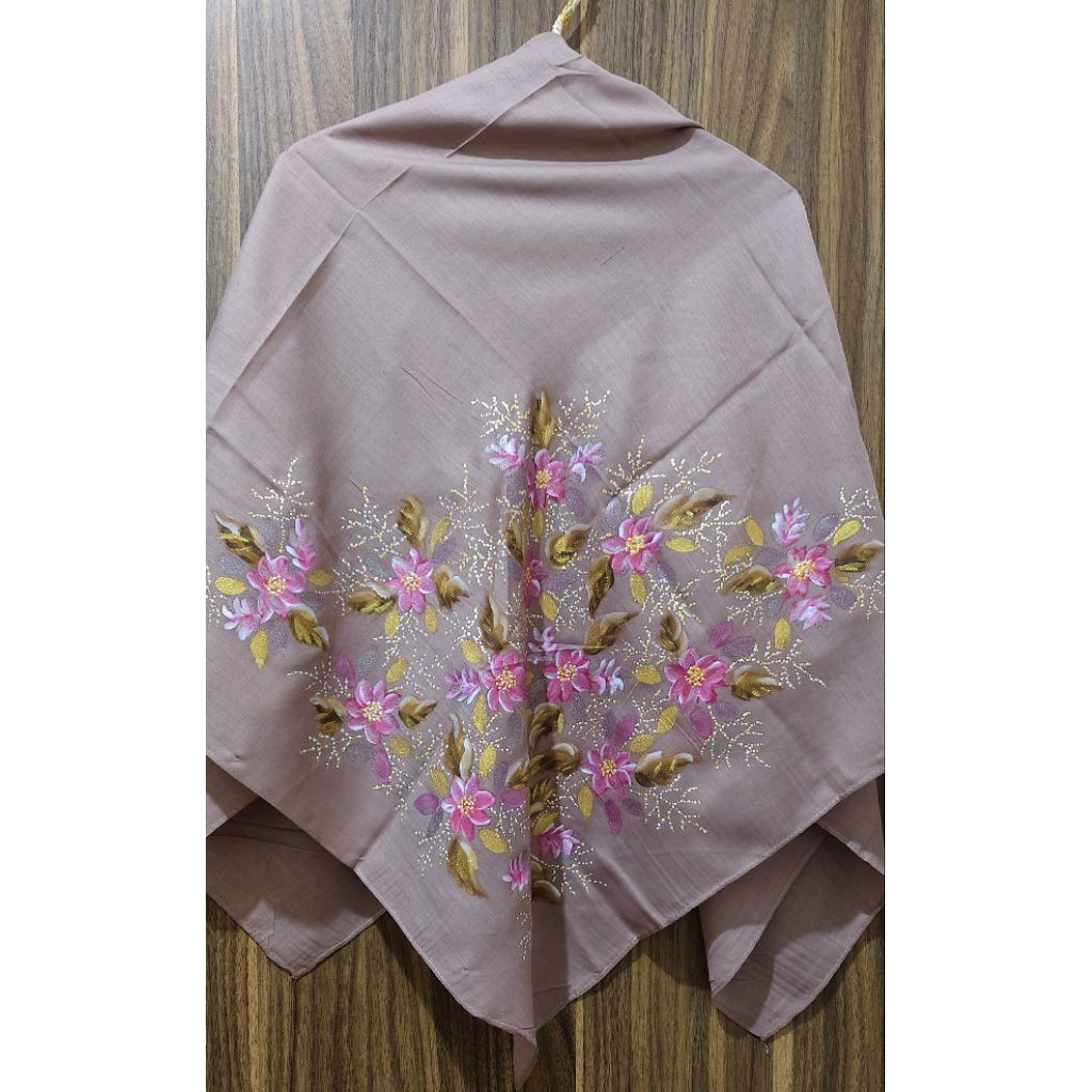 Hijab Jilbab Lukis Handmade Warna Dusty Pink