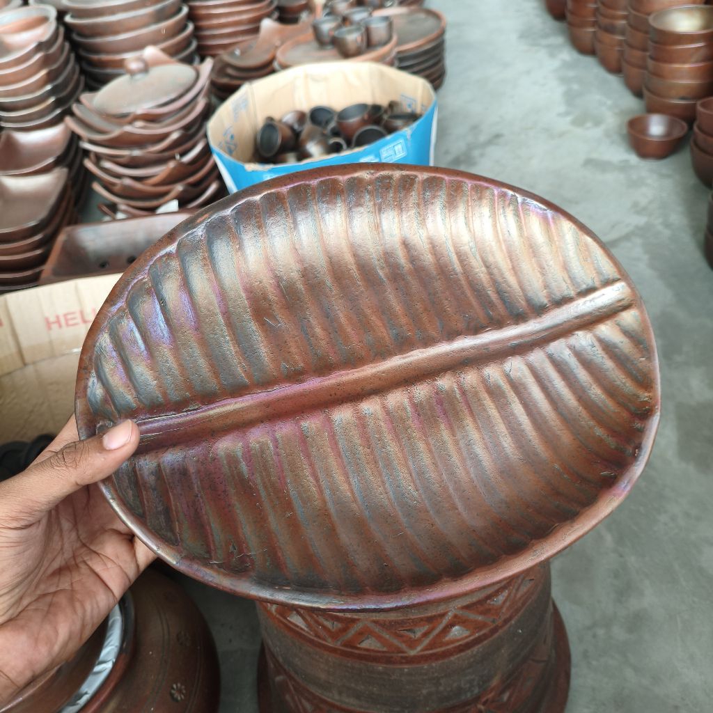 piring daun piring gerabah tanah liat
