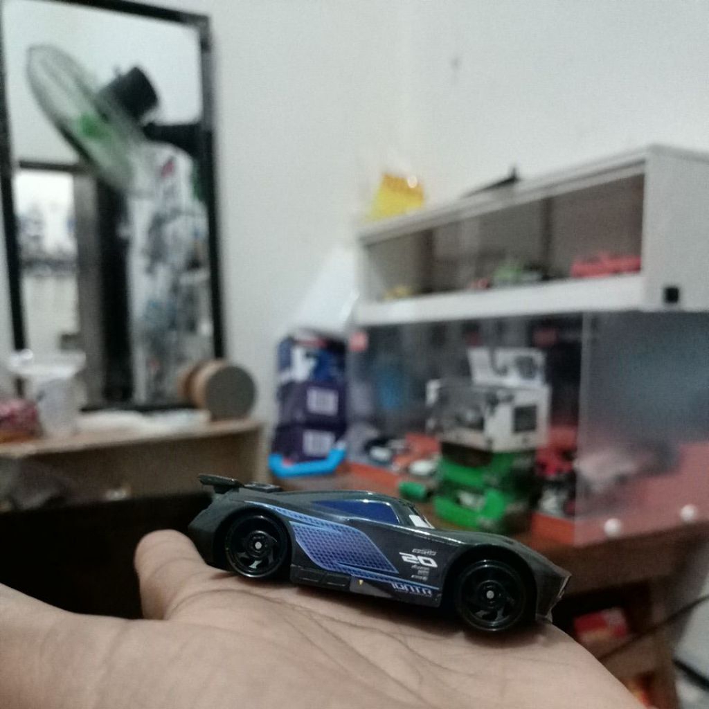 jackson storm Mobil Hitam mainan MCQUEEN