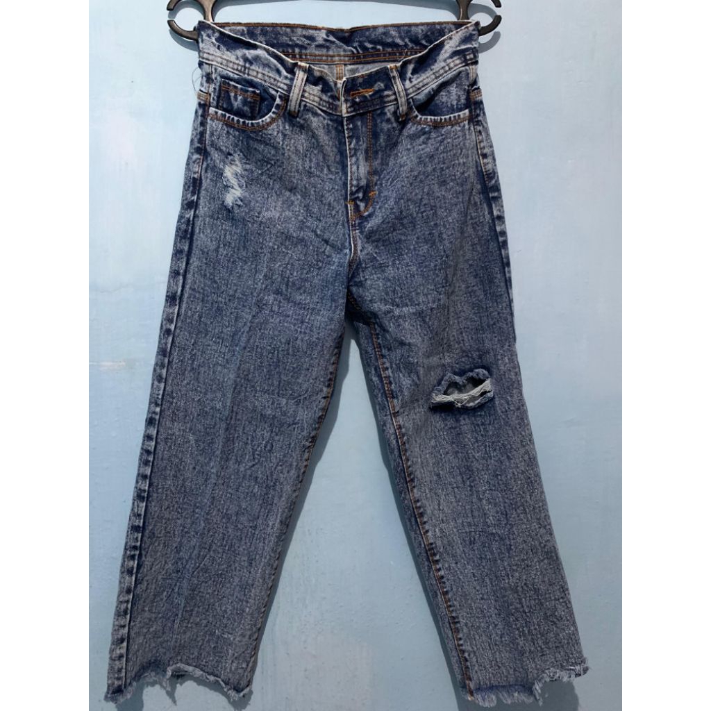 Pull&Bear Celana Kulot Highwaist Jeans warna Snowblue sobek lutut uk 32